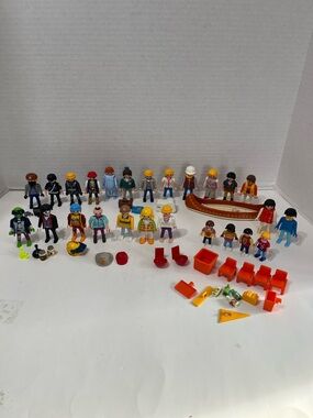 PLAYMOBIL Miscellaneous lot of figures police monsters boat school figures